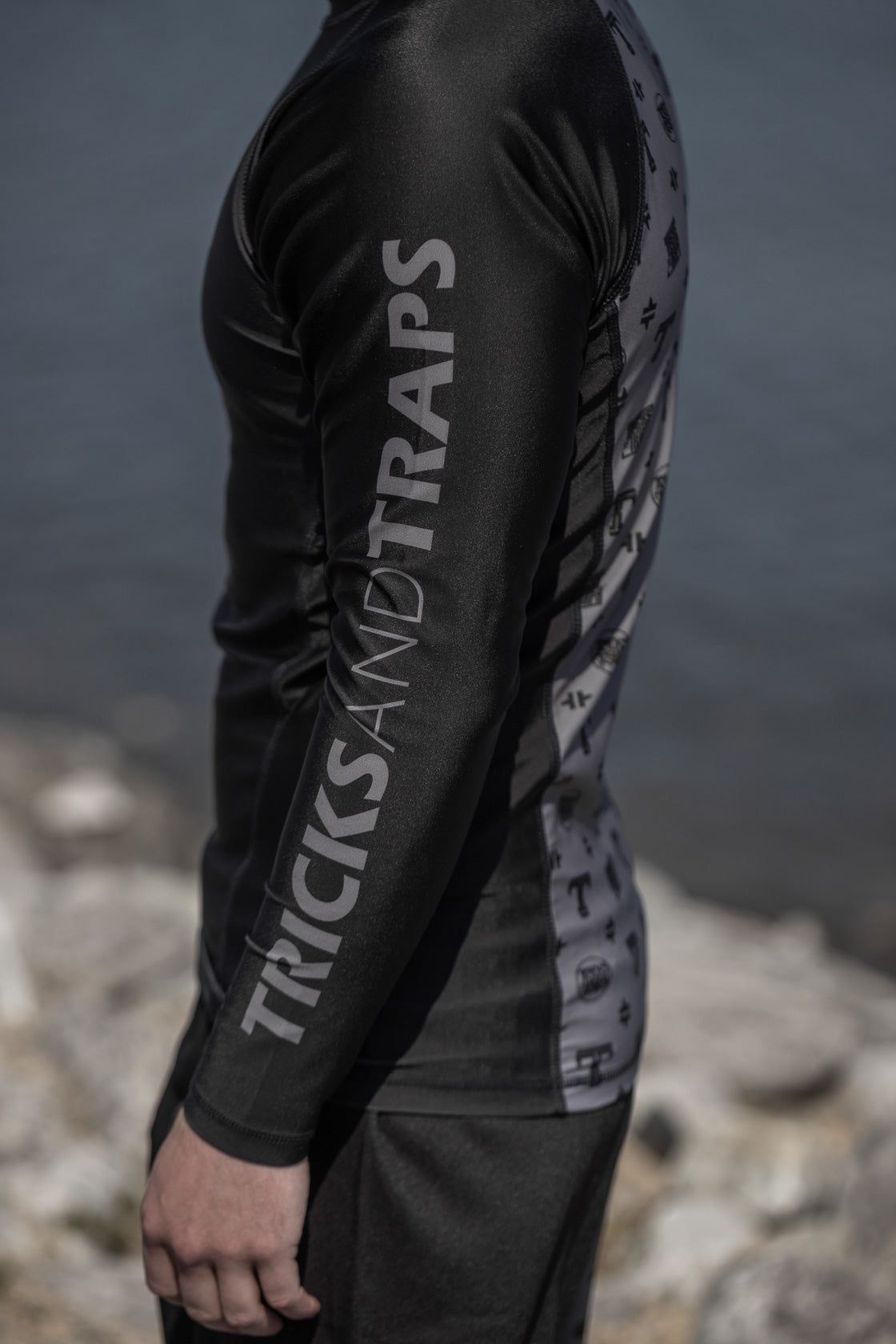 Tricks and Traps no-gi jiu jitsu rash guard